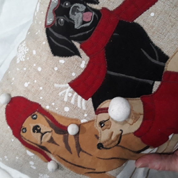 Snow dogs pillow. NWOT. - Picture 6 of 6